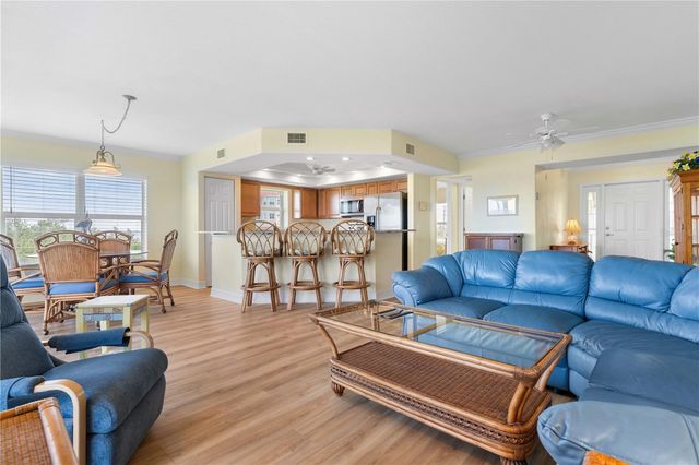 101 N MARION COURT 215, Punta Gorda, FL 33950