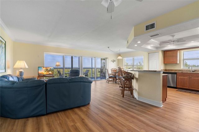 101 N MARION COURT 215, Punta Gorda, FL 33950