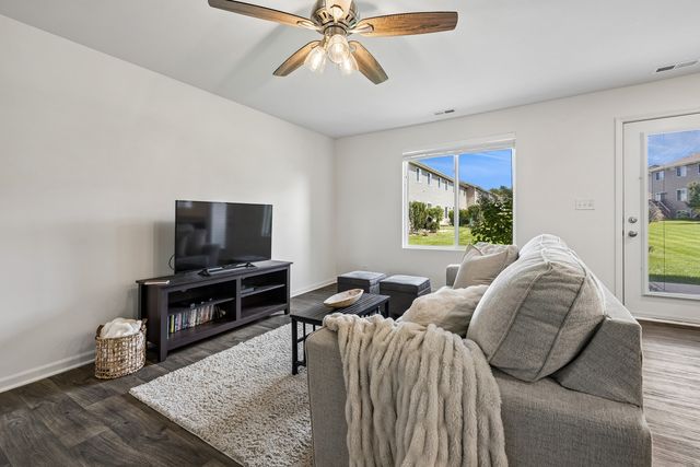 1169 Amber Drive, Cary, IL 60013