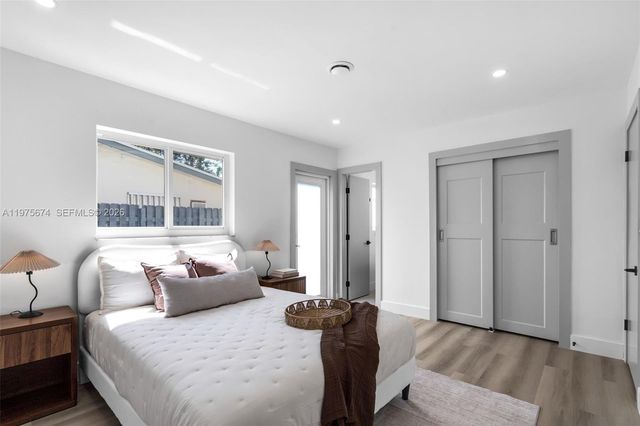 4401 NE 13th Ave, Oakland Park, FL 33334