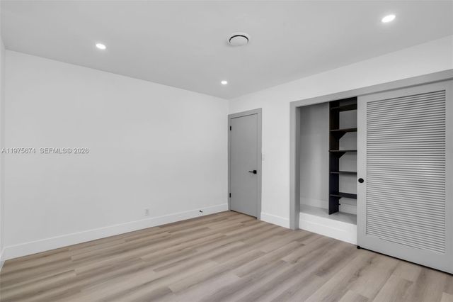 4401 NE 13th Ave, Oakland Park, FL 33334