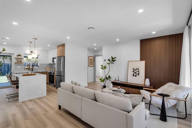 4401 NE 13th Ave, Oakland Park, FL 33334