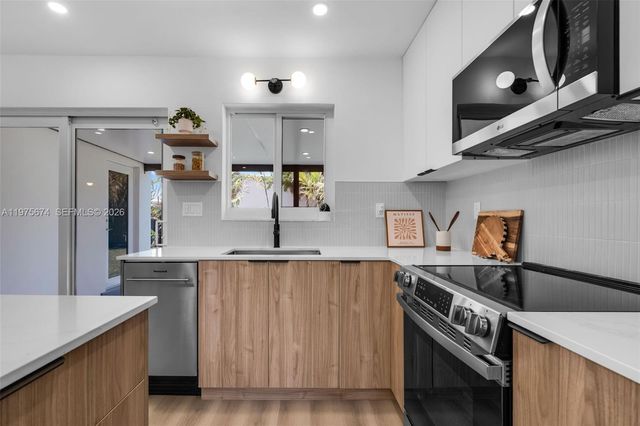 4401 NE 13th Ave, Oakland Park, FL 33334