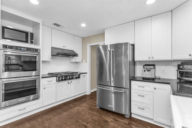 14829 Knollview Drive, Dallas, TX 75248
