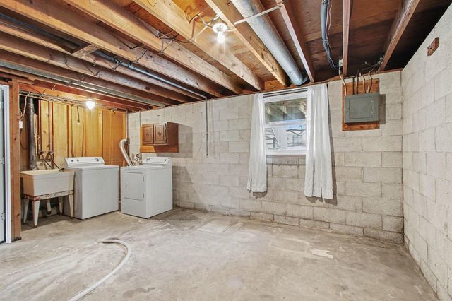 2955 W 74th Avenue, Merrillville, IN 46410