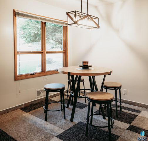 1601 S Williams Ave Avenue, Sioux Falls, SD 57105