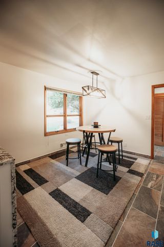 1601 S Williams Ave Avenue, Sioux Falls, SD 57105