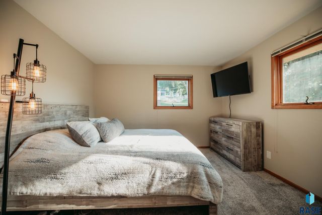 1601 S Williams Ave Avenue, Sioux Falls, SD 57105