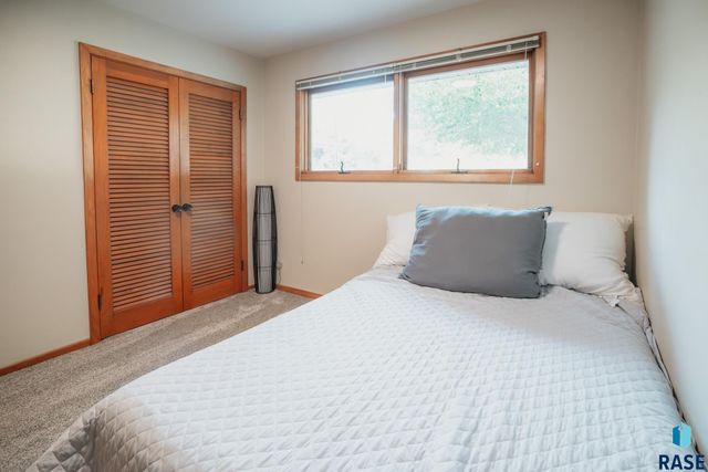 1601 S Williams Ave Avenue, Sioux Falls, SD 57105