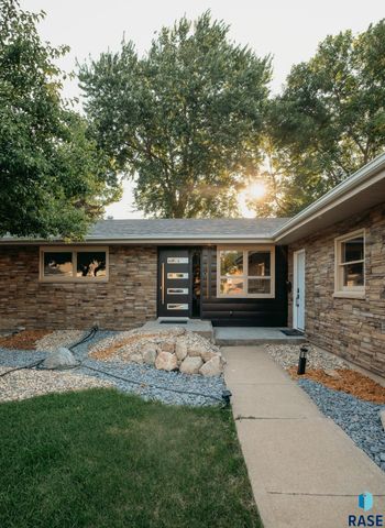 1601 S Williams Ave Avenue, Sioux Falls, SD 57105
