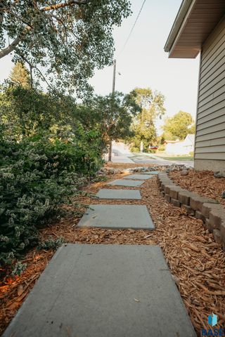 1601 S Williams Ave Avenue, Sioux Falls, SD 57105