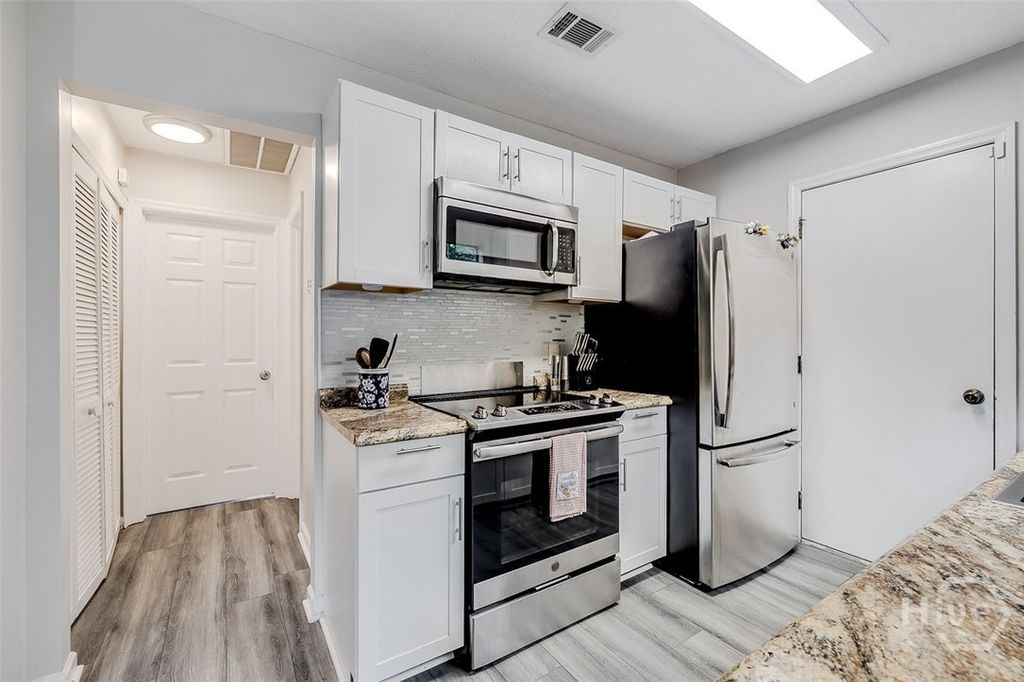 Image 16 of property listing at 110 Embassy Court, Savannah, GA 31419