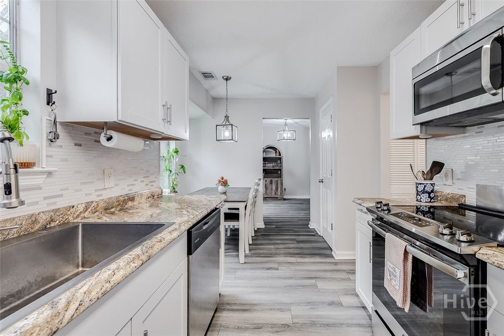 Image 17 of property listing at 110 Embassy Court, Savannah, GA 31419