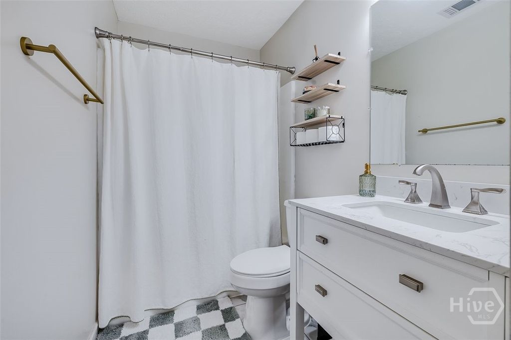 Image 23 of property listing at 110 Embassy Court, Savannah, GA 31419