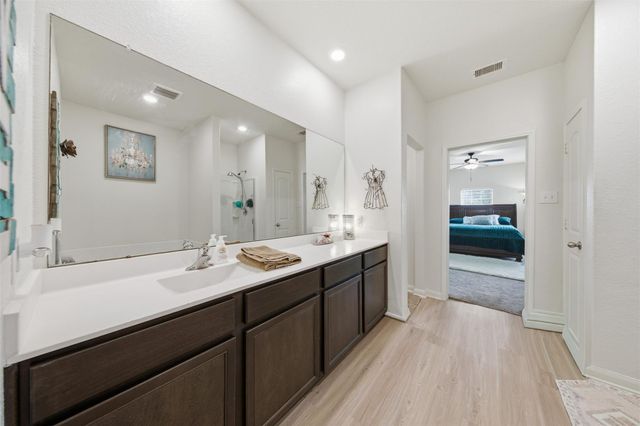 1130 Hinged Opal Drive, Rosharon, TX 77583