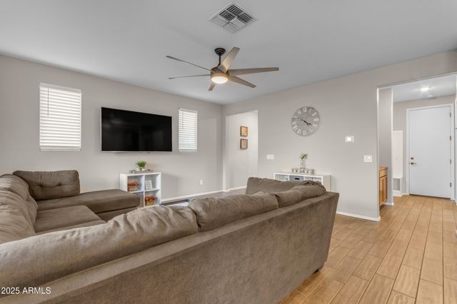 6943 N 88TH Drive, Glendale, AZ 85305