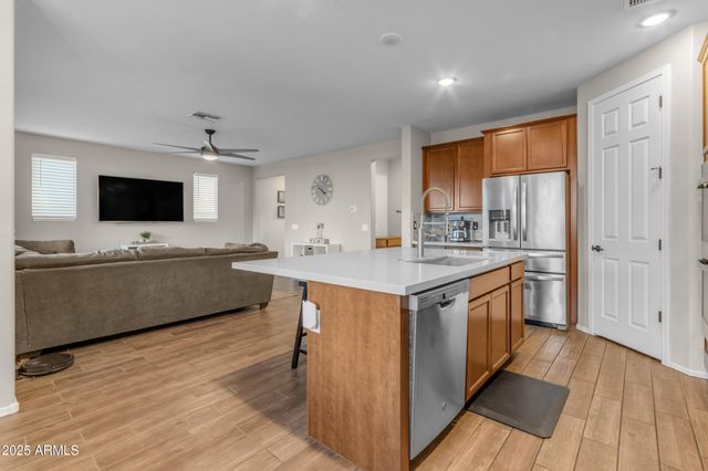 6943 N 88TH Drive, Glendale, AZ 85305