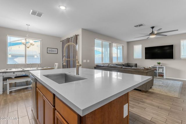 6943 N 88TH Drive, Glendale, AZ 85305