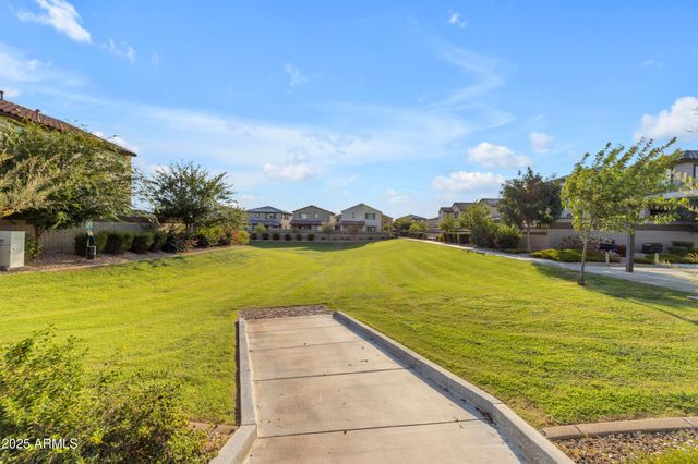 6943 N 88TH Drive, Glendale, AZ 85305