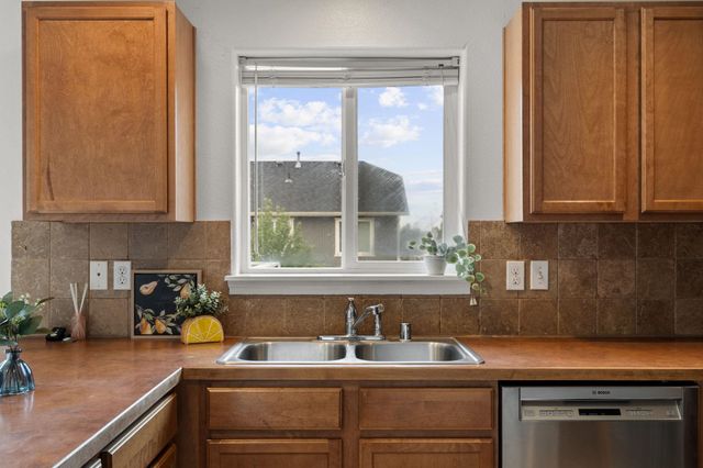 12611 W Pacific Ct, Airway Heights, WA 99001