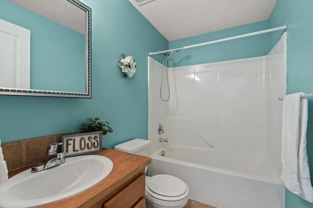 12611 W Pacific Ct, Airway Heights, WA 99001