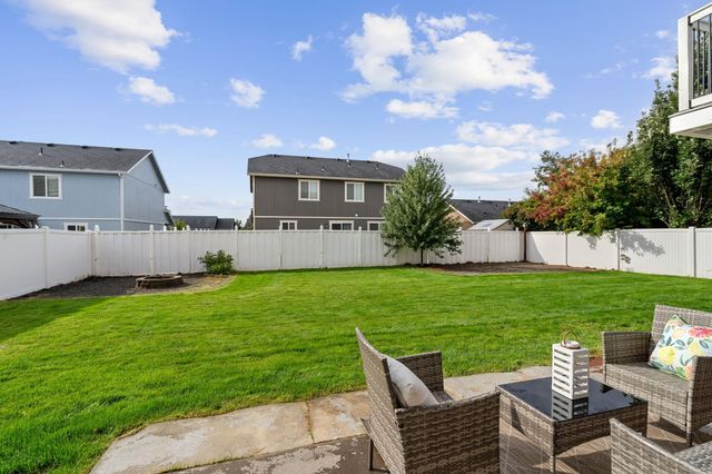 12611 W Pacific Ct, Airway Heights, WA 99001