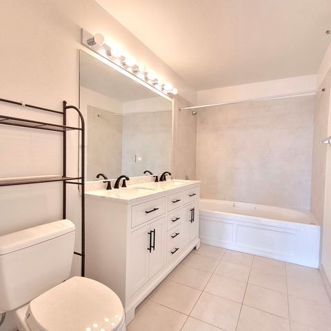 235 W VAN BUREN Street 2715, Chicago, IL 60607