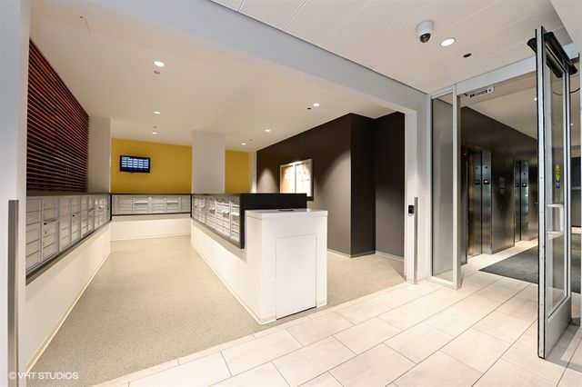 235 W VAN BUREN Street 2715, Chicago, IL 60607