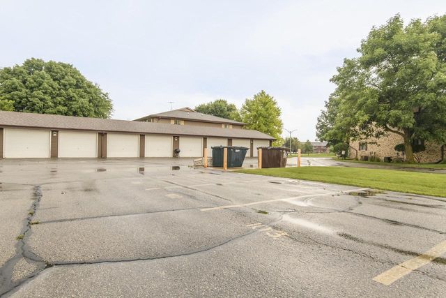 10376 W Whitnall Edge COURT #103, Franklin, WI 53132
