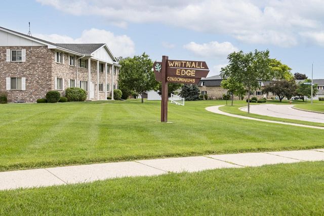 10376 W Whitnall Edge COURT #103, Franklin, WI 53132