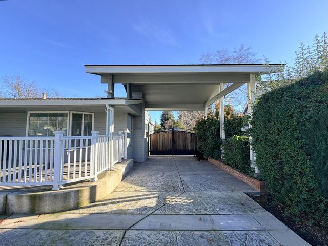 3520 La Habra Way, Sacramento, CA 95864