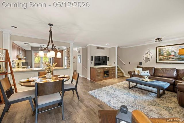 317 Willow Grove Lane, Rochester Hills, MI 48307