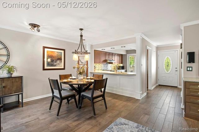 317 Willow Grove Lane, Rochester Hills, MI 48307
