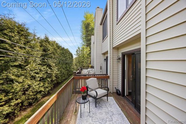 317 Willow Grove Lane, Rochester Hills, MI 48307