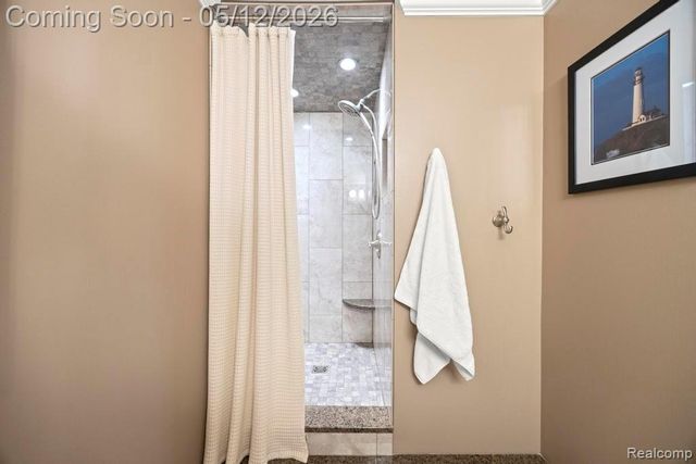 317 Willow Grove Lane, Rochester Hills, MI 48307