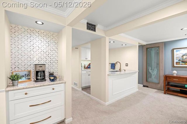 317 Willow Grove Lane, Rochester Hills, MI 48307