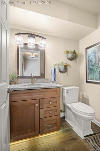 317 Willow Grove Lane, Rochester Hills, MI 48307