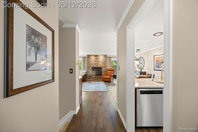 317 Willow Grove Lane, Rochester Hills, MI 48307