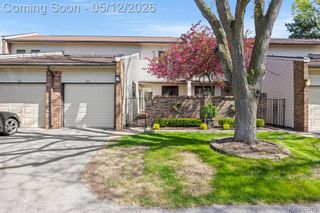317 Willow Grove Lane, Rochester Hills, MI 48307