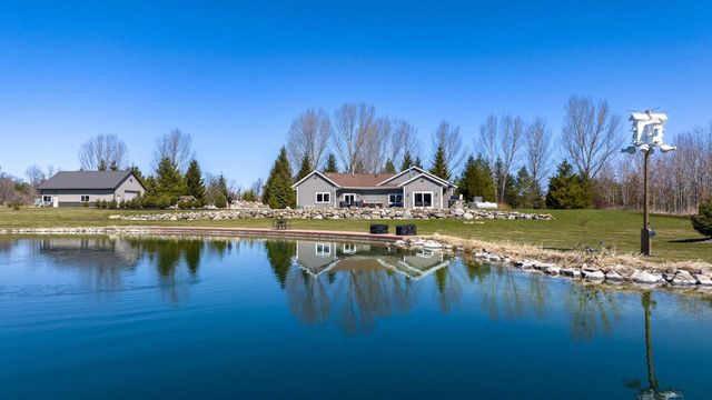W985 Fur Farm ROAD, New Holstein, WI 53061