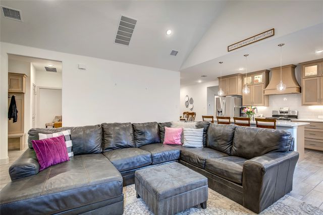 565 Beck Drive, Lavon, TX 75166