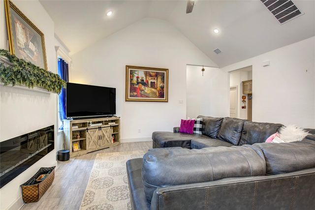 565 Beck Drive, Lavon, TX 75166