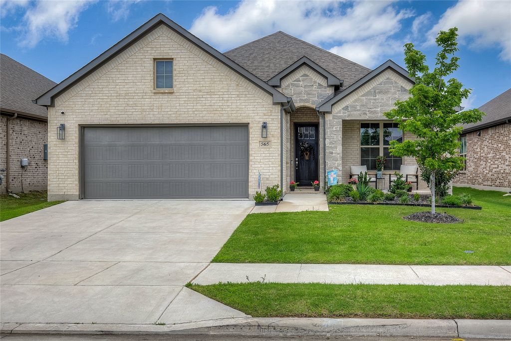 565 Beck Drive, Lavon, TX 75166