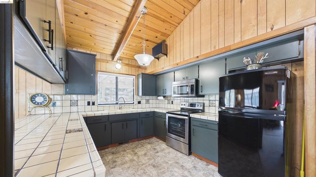 13010 Wells Fargo Dr, Groveland, CA 95321