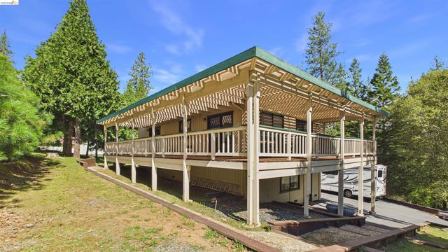 13010 Wells Fargo Dr, Groveland, CA 95321