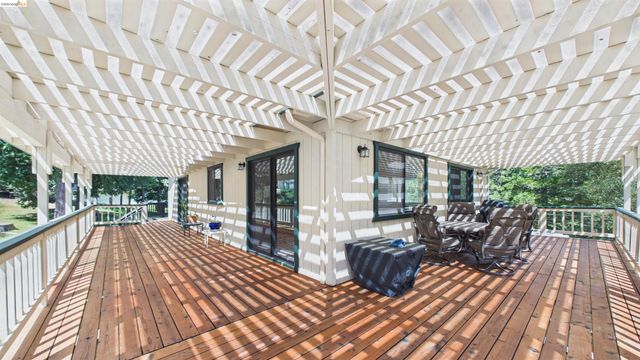 13010 Wells Fargo Dr, Groveland, CA 95321