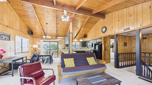 13010 Wells Fargo Dr, Groveland, CA 95321