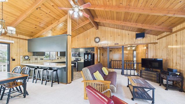 13010 Wells Fargo Dr, Groveland, CA 95321