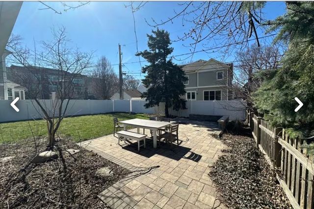 228 S Hawthorne Avenue, Elmhurst, IL 60126