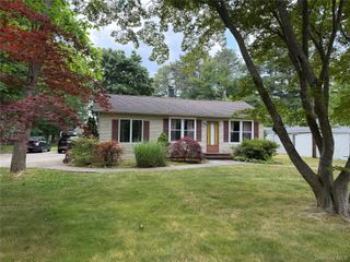 174 Middle Island Road, Medford, NY 11763